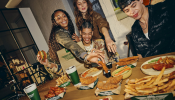Wingstop-Group-Occassion-Lifestyle-Image